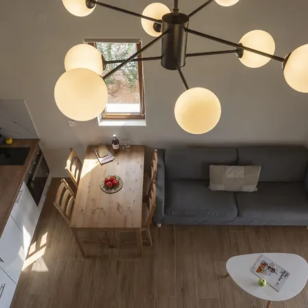 וילה Kalma ניאה מודאניה